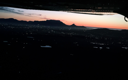 Nacht Vliegen over Kaapstad